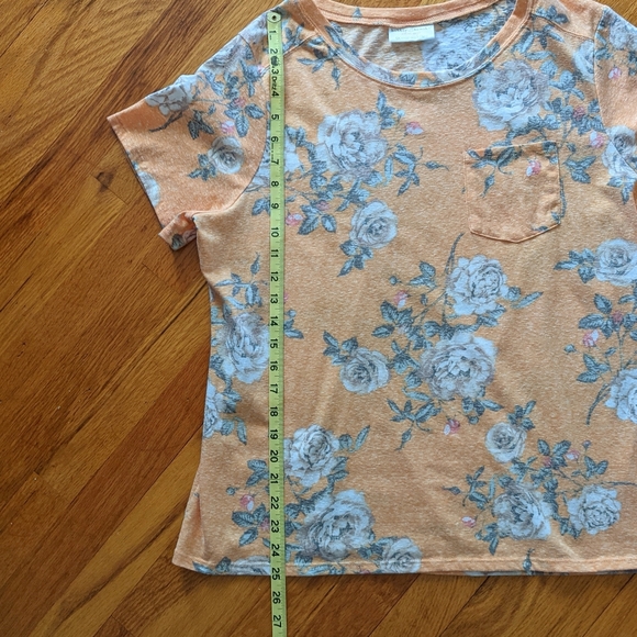 Bobbie Brooks Peach Floral Top 1X - Picture 6 of 7